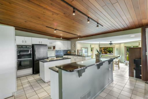 2 Martin Lane, North Oaks, MN 55127