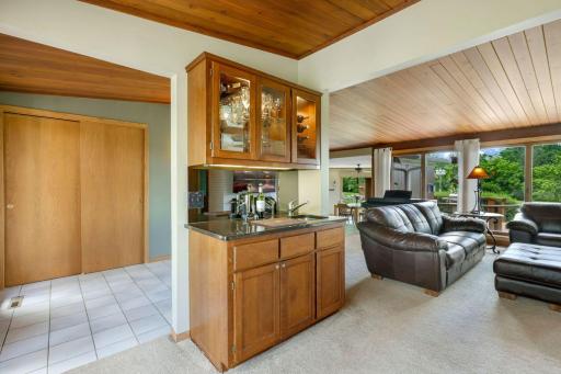 2 Martin Lane, North Oaks, MN 55127