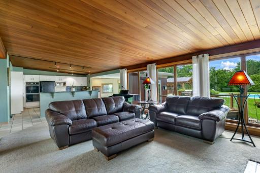 2 Martin Lane, North Oaks, MN 55127