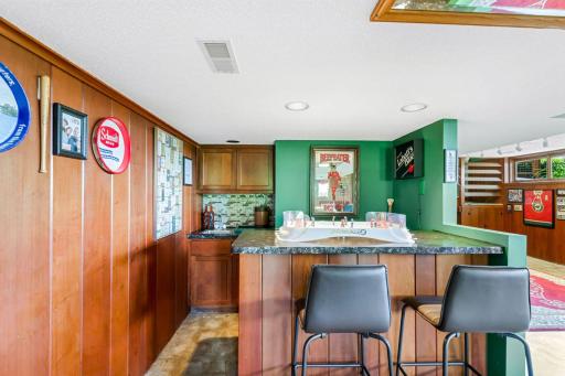 2 Martin Lane, North Oaks, MN 55127