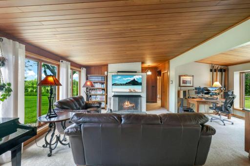 2 Martin Lane, North Oaks, MN 55127