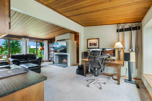 2 Martin Lane, North Oaks, MN 55127