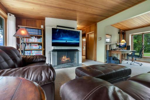 2 Martin Lane, North Oaks, MN 55127