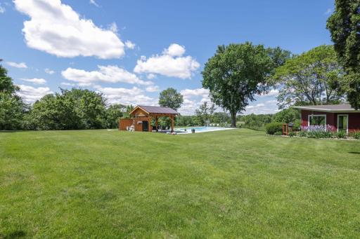 2 Martin Lane, North Oaks, MN 55127