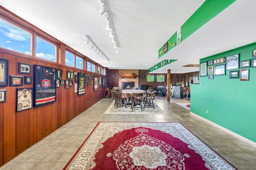 2 Martin Lane, North Oaks, MN 55127