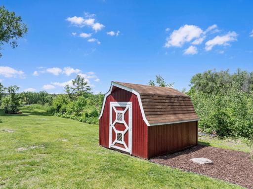 2 Martin Lane, North Oaks, MN 55127