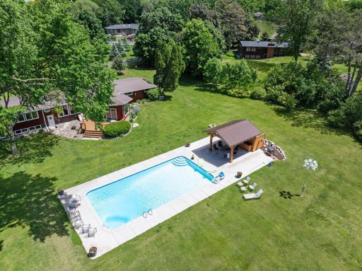 2 Martin Lane, North Oaks, MN 55127