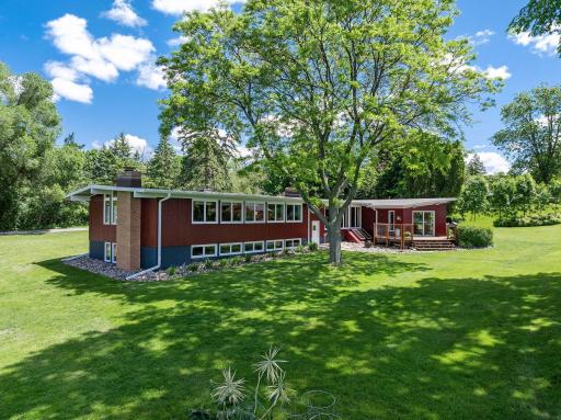 2 Martin Lane, North Oaks, MN 55127