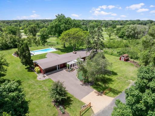 2 Martin Lane, North Oaks, MN 55127