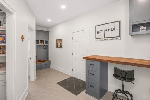 9547 Dellwood Road Lane N, Stillwater, MN 55082