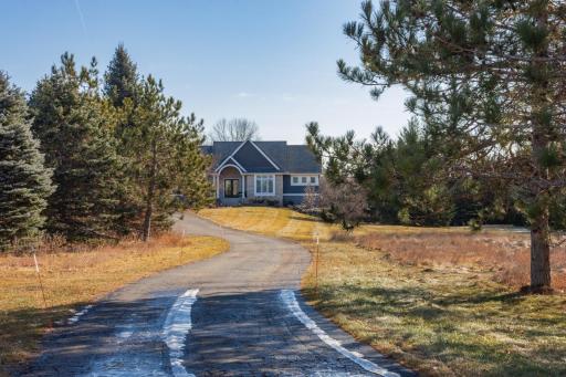 9547 Dellwood Road Lane N, Stillwater, MN 55082