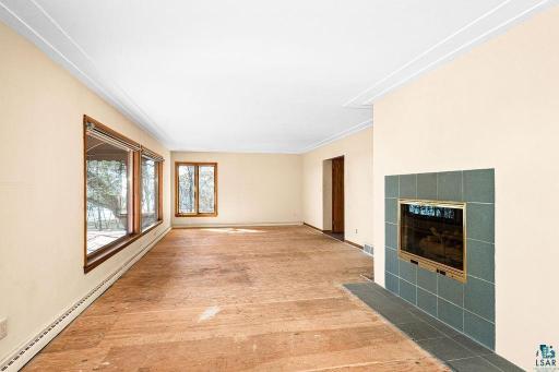 5918 London Road, Duluth, MN 55804