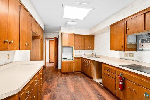 5918 London Road, Duluth, MN 55804