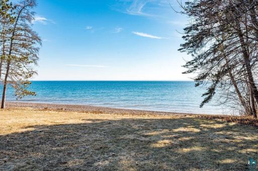 5918 London Road, Duluth, MN 55804