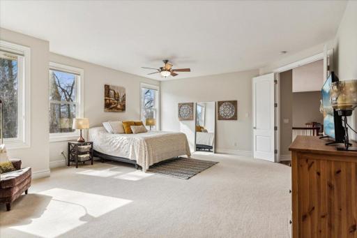 650 Hidden Creek Trail, Mendota Heights, MN 55118