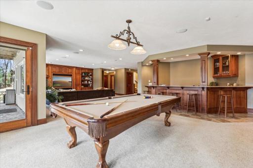 650 Hidden Creek Trail, Mendota Heights, MN 55118