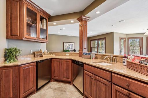 Also offers sink, refrigerator, dishwaher, and lots of cabinet and counter space!