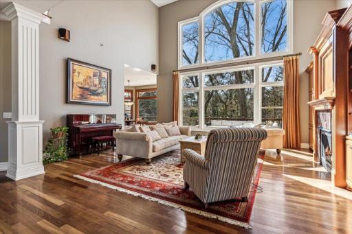 650 Hidden Creek Trail, Mendota Heights, MN 55118
