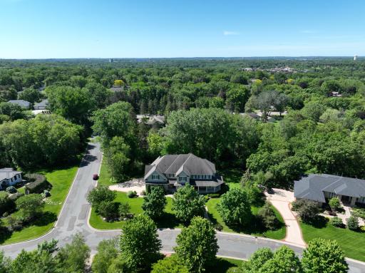 650 Hidden Creek Trail, Mendota Heights, MN 55118