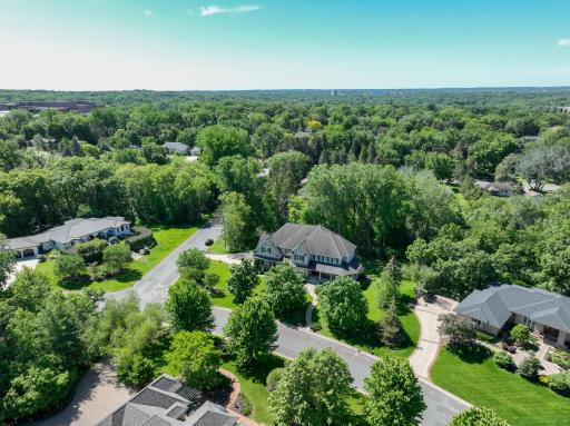650 Hidden Creek Trail, Mendota Heights, MN 55118