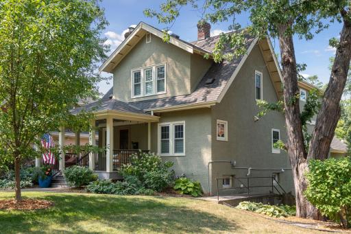 Exceptional designed home blending modern & classic to create a unique & stunning aesthetic. With beautifully detailed features & meticulous maintenance, this remarkable home is sure to impress even the most discerning buyers.