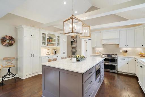 3845 Honeysuckle Road, Wayzata, MN 55391