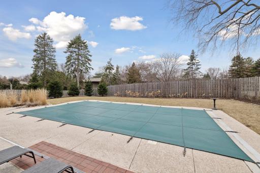 5700 Deville Drive, Edina, MN 55436
