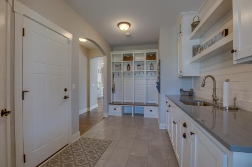 16515 56th Avenue N, Plymouth, MN 55446
