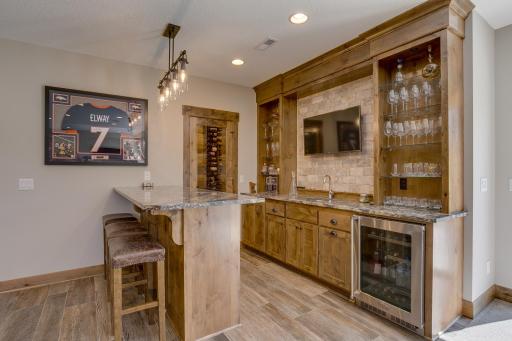 16515 56th Avenue N, Plymouth, MN 55446