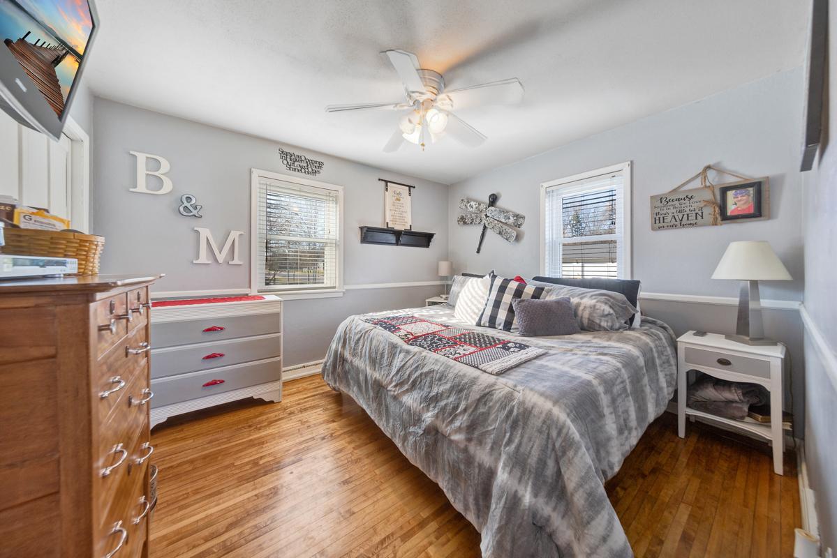 30 Bedroom 1.jpg