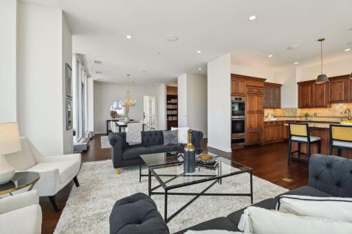 3209 Galleria, 1608, Edina, MN 55435