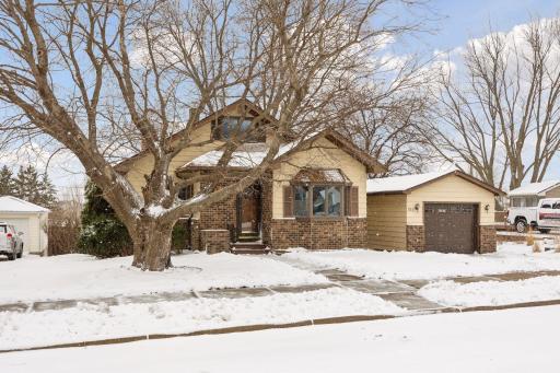 Experience rural charm and small-town intimacy in this 4-bed, 2-bath home.
