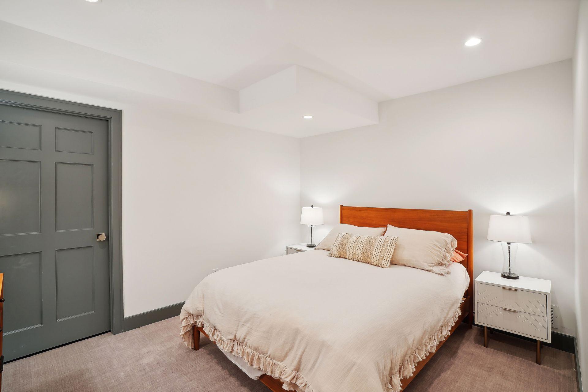 Den (used as non-conforming Bedroom)