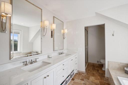 5131 Wooddale Glen, Edina, MN 55424