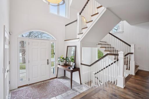 5131 Wooddale Glen, Edina, MN 55424