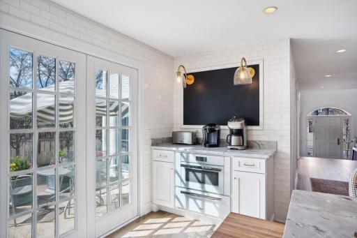 5131 Wooddale Glen, Edina, MN 55424