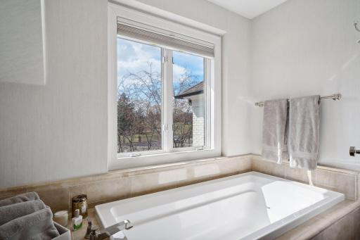 5131 Wooddale Glen, Edina, MN 55424