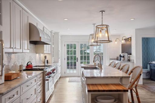 5131 Wooddale Glen, Edina, MN 55424