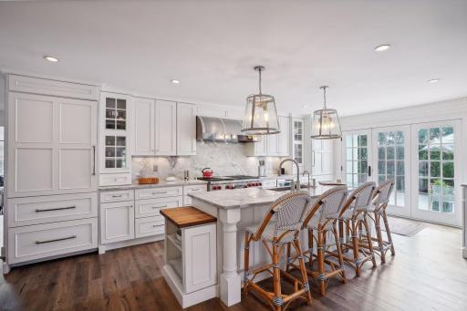 5131 Wooddale Glen, Edina, MN 55424