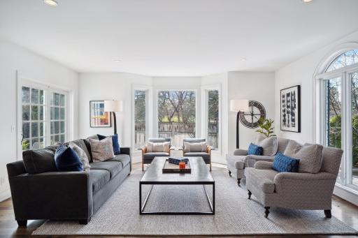 5131 Wooddale Glen, Edina, MN 55424