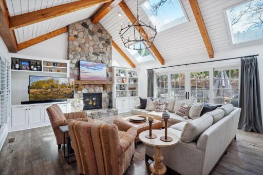 5131 Wooddale Glen, Edina, MN 55424