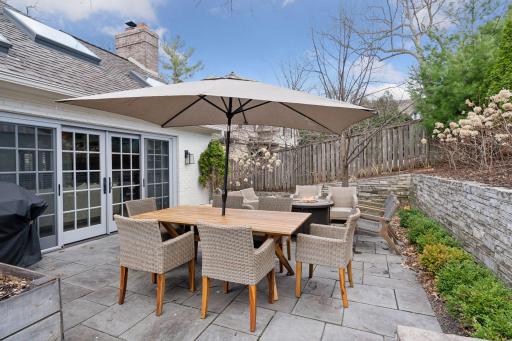 5131 Wooddale Glen, Edina, MN 55424