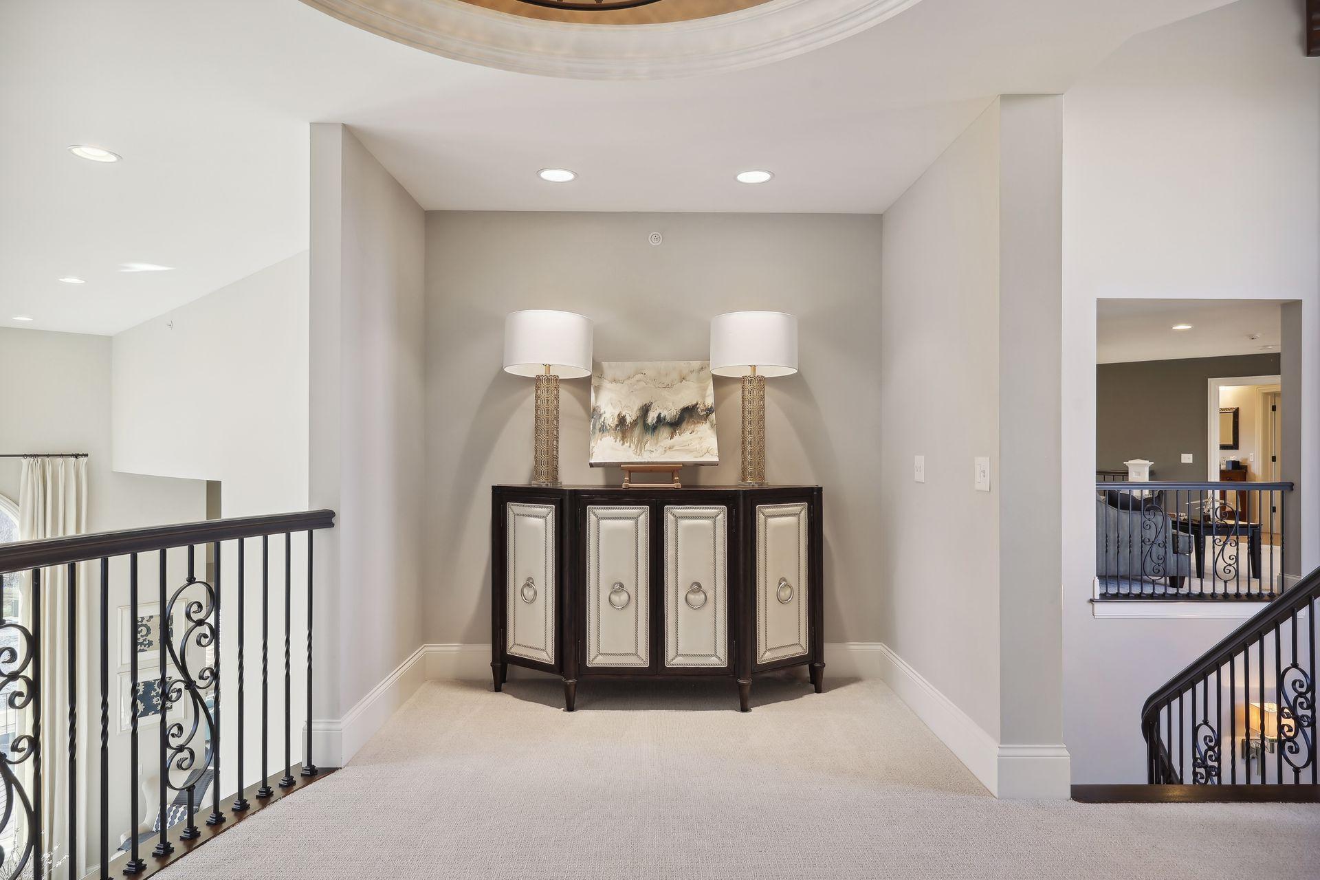 Upper level foyer
