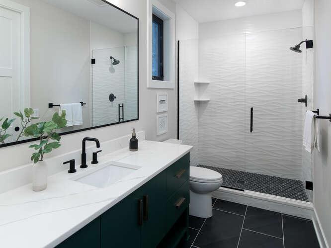 5038 Condons St SE Prior Lake-small-058-061-Bathroom-666x500-72dpi.jpg