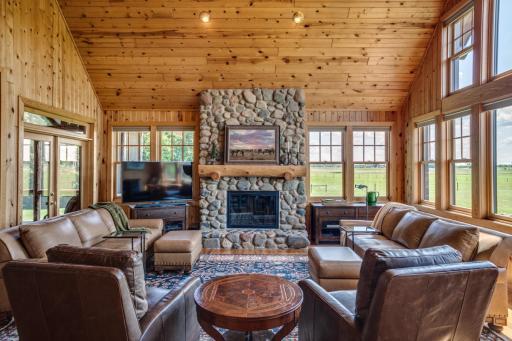 9130 Pioneer Trail, Loretto, MN 55357