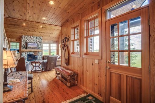 9130 Pioneer Trail, Loretto, MN 55357