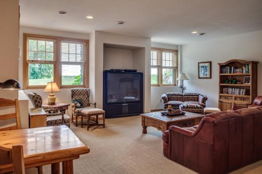 9130 Pioneer Trail, Loretto, MN 55357
