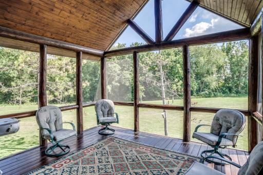 9130 Pioneer Trail, Loretto, MN 55357