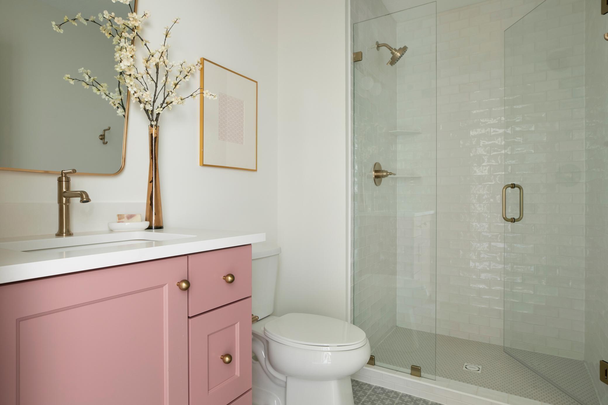 Upper Level Ensuite Bath 3