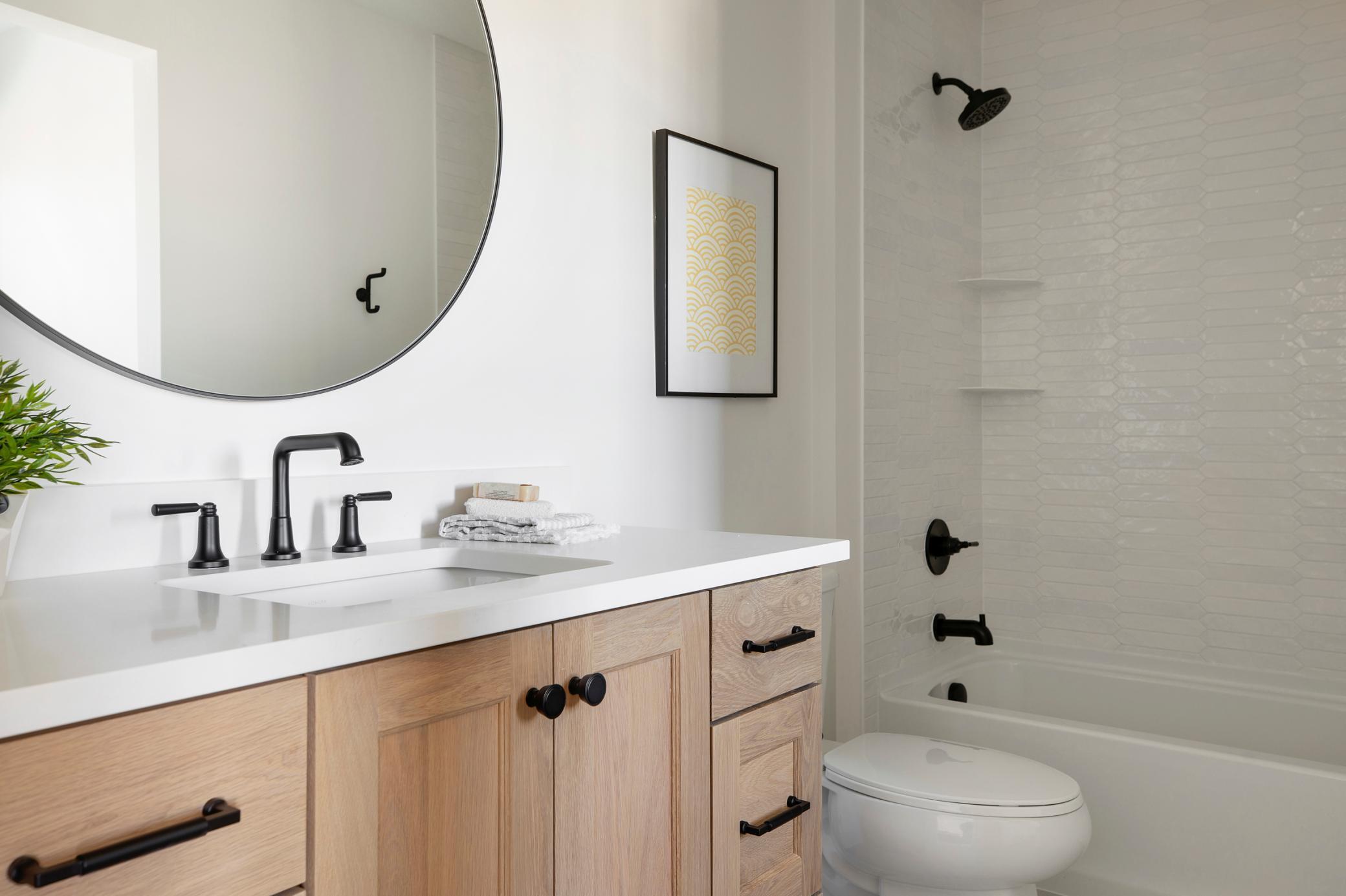 Upper Level Ensuite Bath 2